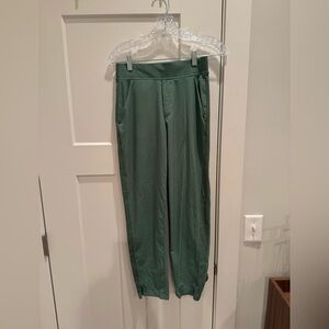 Athleta Green track/ankle length Pants